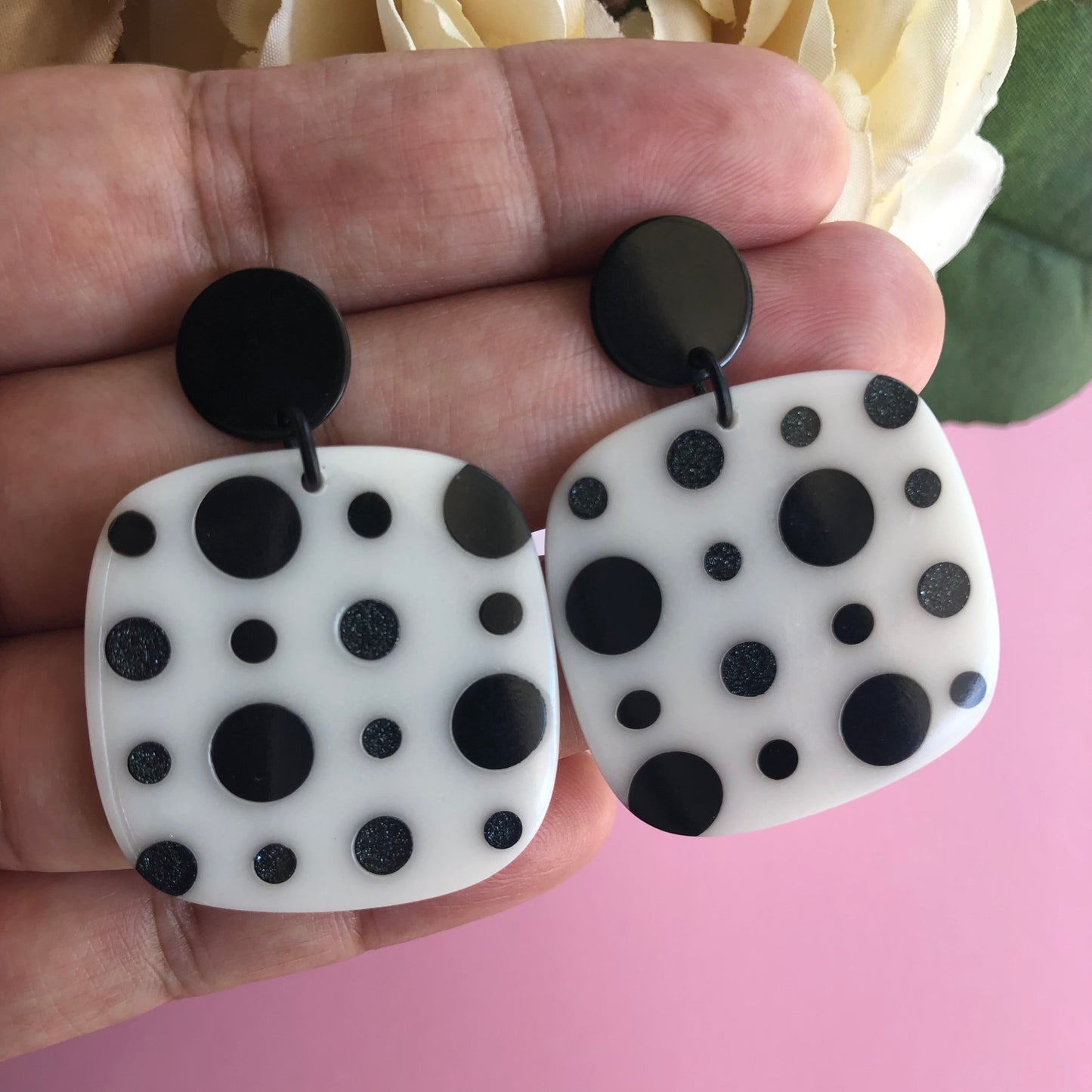 Polka dots square