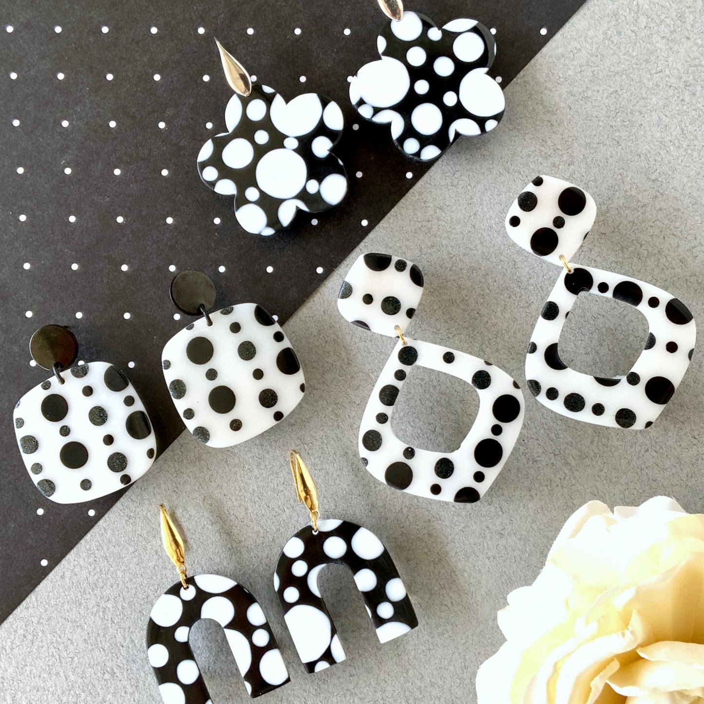Polka dots arches
