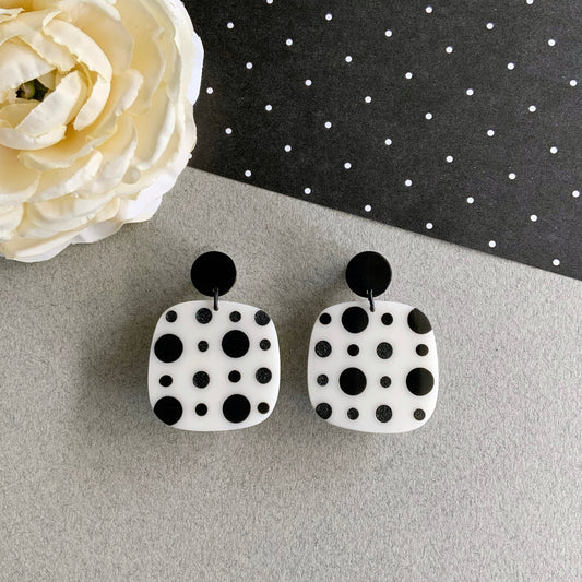 Polka dots square